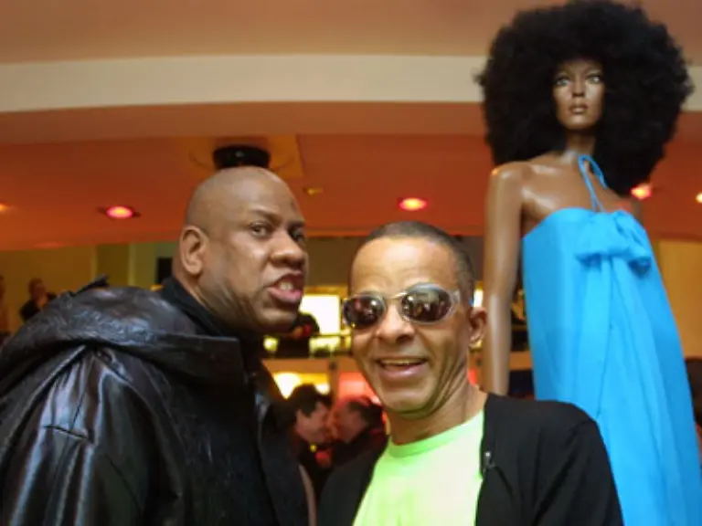 Die-illustrierte-Geschichte-des-beruehmtesten-Modemagazins-der-Welt-von-Norberto-Angeletti-und-Alberto-Oliva-mit-Kenntnisreichtum-tollen-Fotos-und-skurrilen-Anekdoten