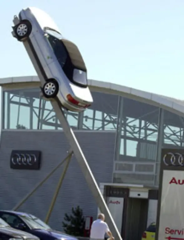 Automobilverkaeufer-verdienen-in-West-und-Ost-ungefaehr-gleich-viel-naemlich-1-765-Euro-fuer-36-5-Wochenarbeitsstunden-oder-1-771-Euro-fuer-37-5-Arbeitsstunden-Ein-gepruefter-Automobilverkaeufer-verdient-in-NRW-2713-Euro-Dazu-kommen-Provisionen