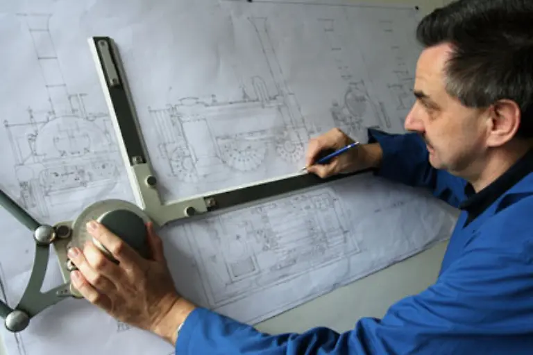 In-der-Holz-und-Kunststoff-verarbeitenden-Industrie-koennen-technische-Zeichner-in-Thueringen-mit-1-756-bis-2-107-Euro-fuer-38-Stunden-pro-Woche-rechnen-in-Westfalen-dagegen-mit-2-058-bis-2-421-Euro-monatlich-trotz-35-Stunden-Woche