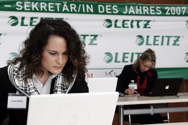 In-der-Mineraloelverarbeitungsbranche-verdient-eine-Vorstandssekretaerin-bei-der-Shell-Deutschland-Oil-GmbH-4-154-Euro-und-hat-eine-37-5-Stunden-Woche