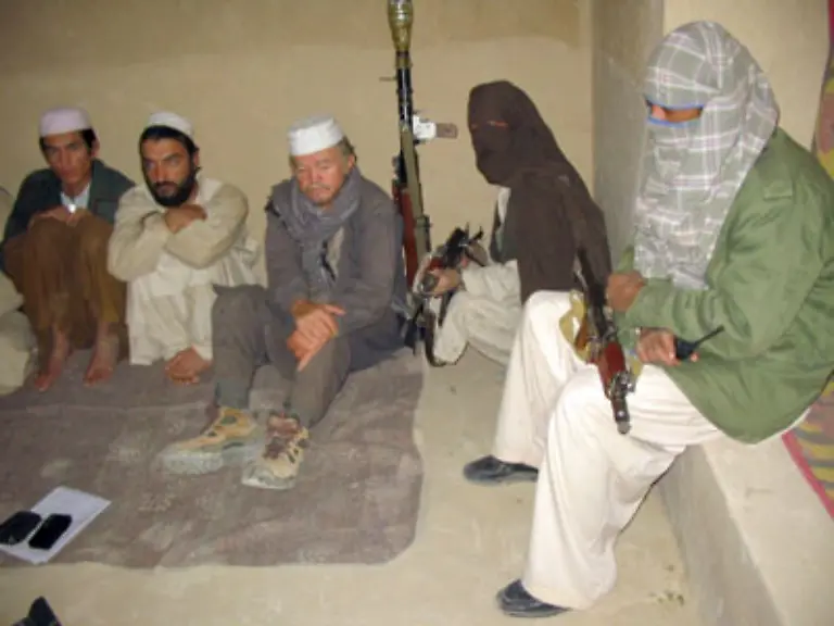 Am-10-Oktober-werden-der-Deutsche-und-seine-entfuehrten-afghanischen-Begleiter-auf-freien-Fuss-gesetzt-Fast-drei-Monate-war-Rudolf-B-in-Gefangenschaft