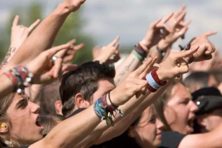 Natuerlich-kommen-auch-ein-paar-Fans
