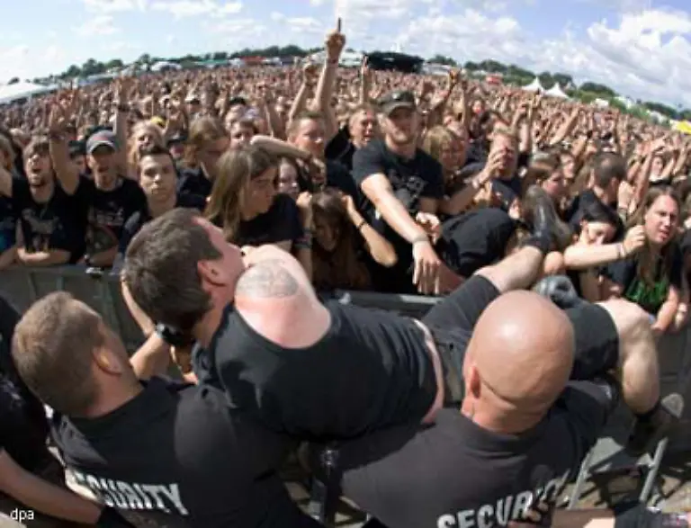 Festzuhalten-bleibt-aber-dass-die-Headbanger-Gemeinde-ihren-kulturellen-Jahreshoehepunkt-friedlich