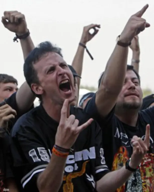 an-die-Heavy-Metal-Gemeinde