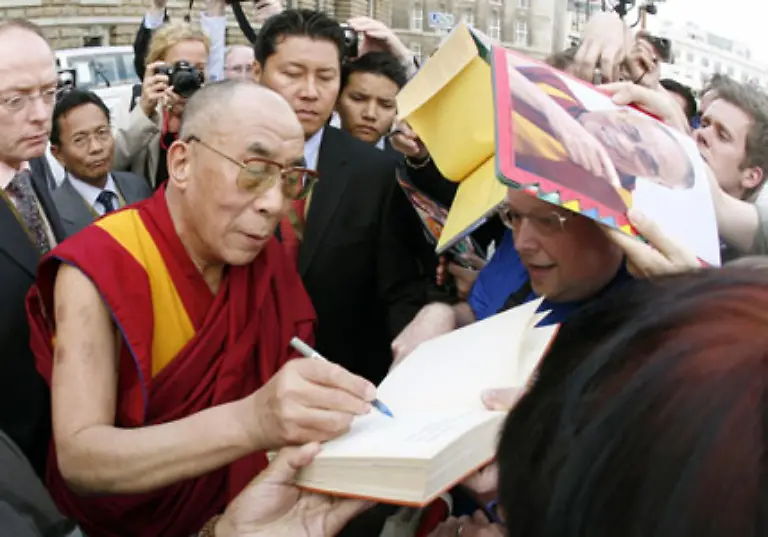 Jemand-den-die-Menschen-lieben-weil-er-sich-fuer-sie-und-ihre-Sorgen-interessiert