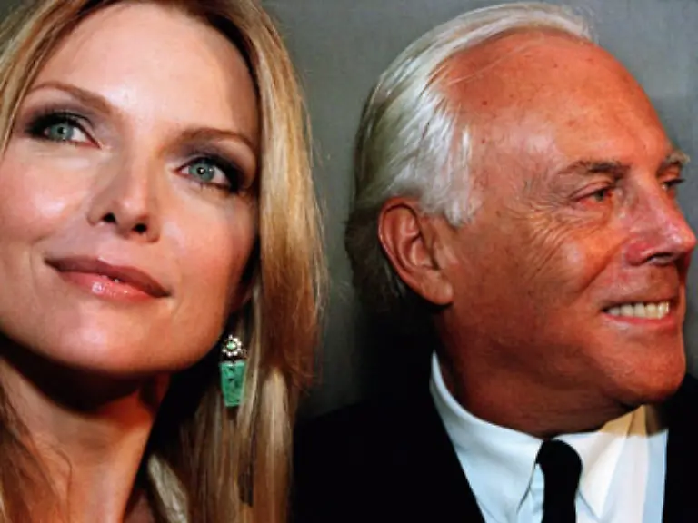 Designer-liegen-ihr-zu-Fuessen-und-wollen-die-49-Jaehrige-seit-Jahren-in-feinste-Kleider-huellen-wie-hier-Maestro-Armani