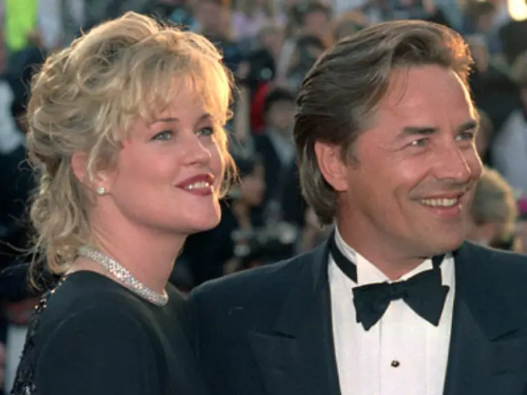 Nicht-nur-heiratet-sie-ihn-insgesamt-zwei-Mal-das-kann-man-in-Hollywood-verschmerzen