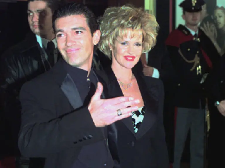 Das-gilt-natuerlich-nicht-fuer-alle-in-ihrem-Fall-jedoch-bedeutete-es-Besaeufnisse-und-wilde-Drogenpartys