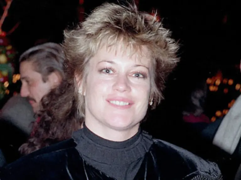 Bei-den-Dreharbeiten-zu-Ein-neuer-Tag-im-Paradies-kommt-sie-auch-noch-gut-klar