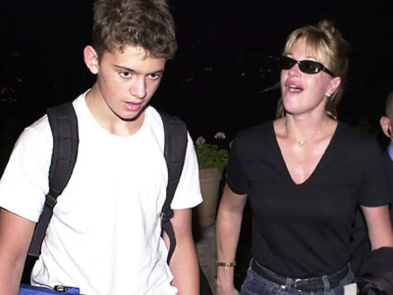 hier-mit-dem-gemeinsamen-Sohn-zerbrach