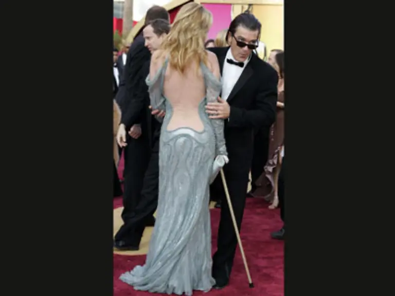 Kritiker-schrieben-Mit-ihren-langen-Beinen