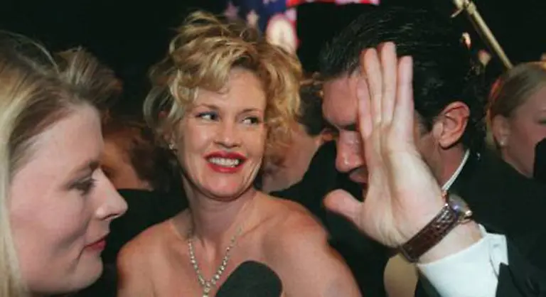 In-Woody-Allens-Celebrity-Schoen-Reich-Beruehmt-parodiert-sie-sich-selbst