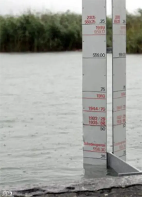 In-Basel-und-im-Aargau-sanken-die-Pegel-der-Fluesse-In-der-Stadt-Bern-fiel-die-Wassermenge-des-Flusses-Aare-unter-die-kritische-Marke