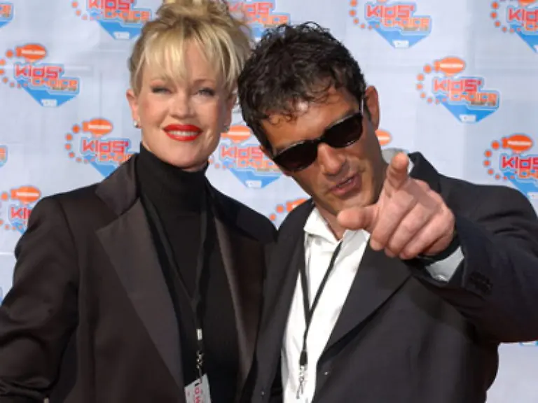 Wenn-diese-Geruechte-zu-hart-werden-taucht-Antonio-Banderas-jedoch-immer-an-der-richtigen-Stelle-zur-richtigen-Zeit-auf-um-klarzustellen