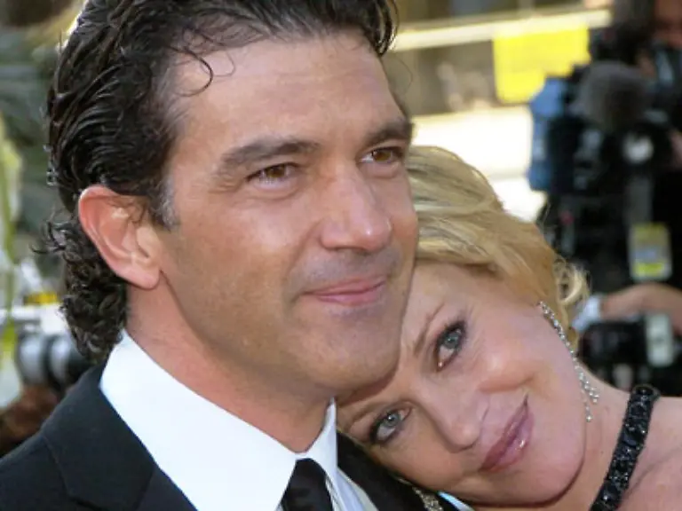 eifersuechtig-zu-sein-denn-er-liebt-seine-Frau