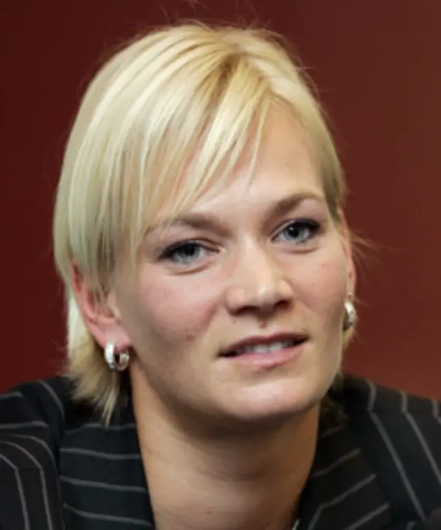 Mit-Bibiana-Steinhaus-gibt-es-seit-dieser-Saison-zwar-auch-erstmals-eine-Schiedsrichterin-im-deutschen-Profifussball