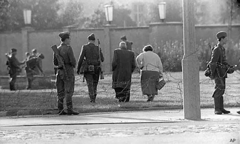 Familien-werden-auseinandergerissen-Bild-13-August-1961