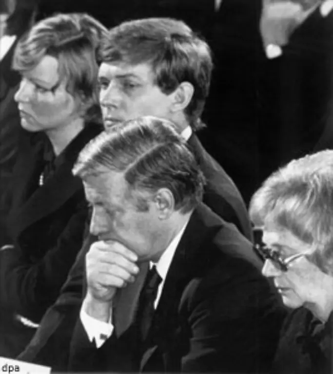 Am-19-Oktober-1977-wird-Schleyer-im-Kofferraum-eines-Autos-ermordet-aufgefunden