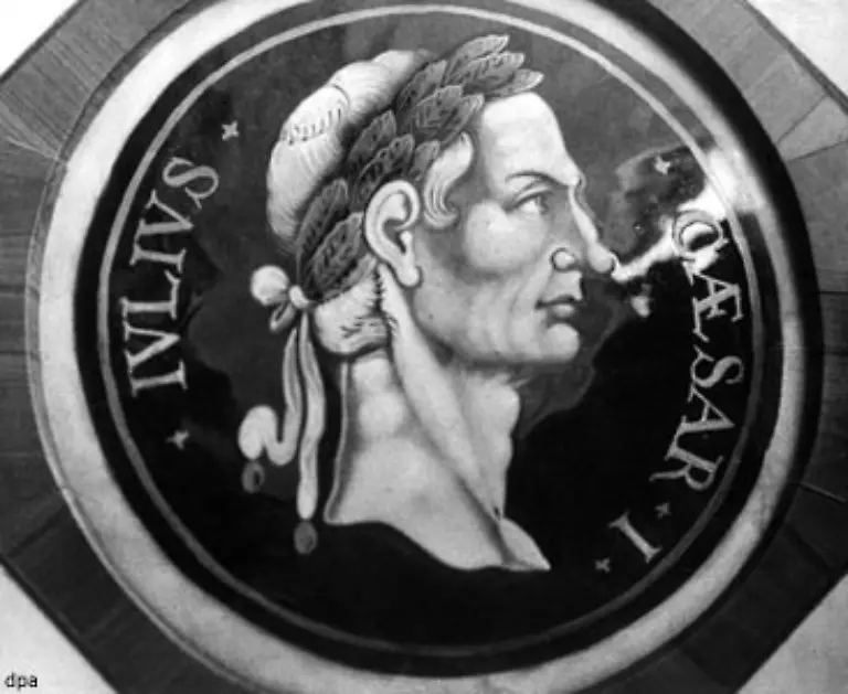 Er-reiht-sich-in-eine-Reihe-beruehmter-maechtiger-Linkshaender-ein-Auch-Julius-Caesar