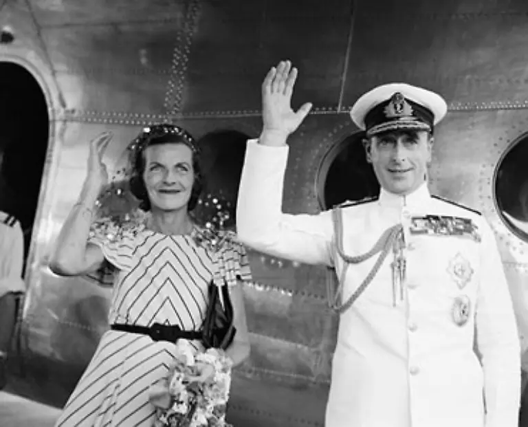 Bereits-am-21-Juni-1948-nahmen-Lady-und-Earl-Mountbatten-Abschied-und-verliessen-Neu-Delhi-und-das-unabhaengige-Indien-wieder
