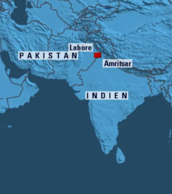 Die-ehemalige-Provinz-Punjab-im-Norden-Britisch-Indiens-wird-zwischen-Pakistan-und-Indien-aufgeteilt-Die-Trennungslinie-verlaeuft-zwischen-den-wichtigsten-Staedten-der-Region-Lahore-und-Amritsar