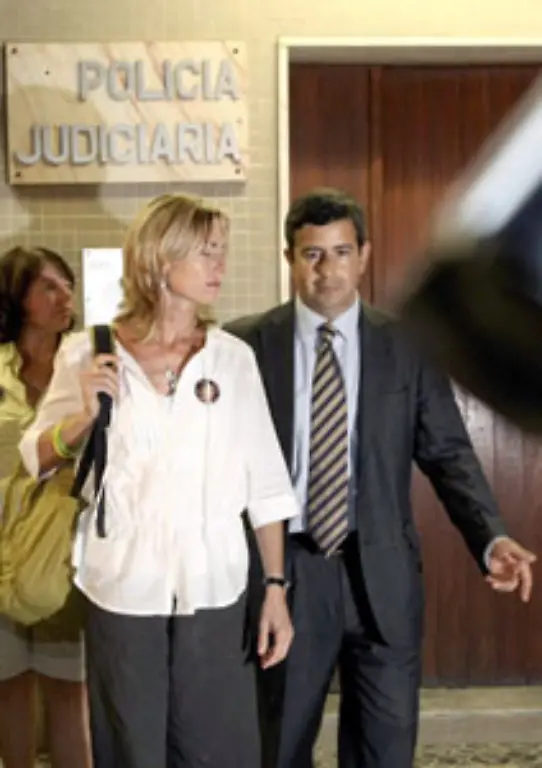 Kate-McCann-wird-elf-Stunden-verhoert-Erst-am-fruehen-Morgen-des-naechsten-Tages-verlaesst-sie-die-Wache
