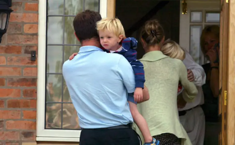 Am-9-September-kehren-die-McCanns-in-ihr-Haus-in-Rothley-in-der-mittelenglischen-Grafschaft-Leicestershire-zurueck-Verwandte-und-Freunde-halten-die-Vorwuerfe-fuer-irrsinnig
