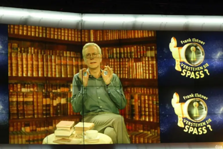 Zu-den-Tiefpunkten-seiner-Karriere-gehoert-seine-Moderation-der-Show-Verstehen-Sie-Spass-die-er-zwischen-1992-und-1995-als-Nachfolger-fuer-Paola-und-Kurt-Felix-immerhin-16-Mal-praesentierte
