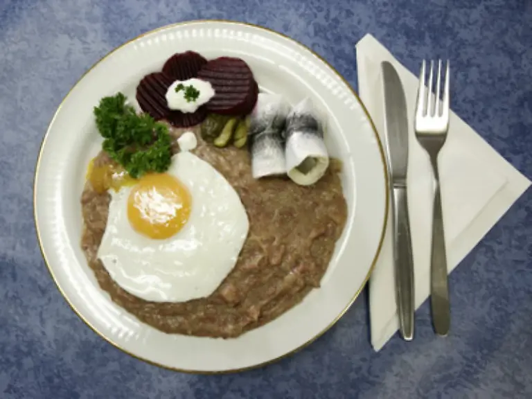 Ebenfalls-tabu-ist-es-Mahlzeit-zu-rufen-Am-Tisch-duerfen-Sie-aber-Guten-Appetit-wuenschen-sofern-moeglich