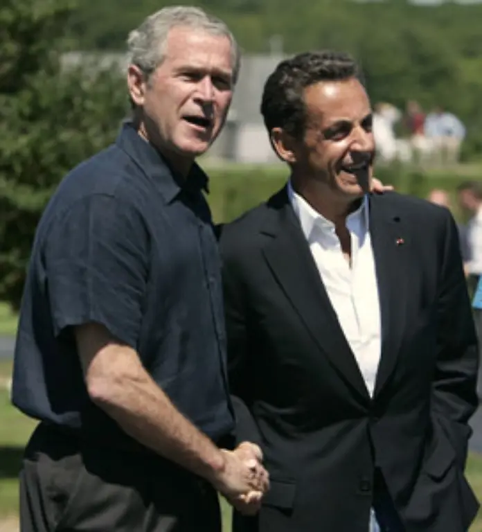 dass-Sarkozy-ein-neues-Kapitel-der-franzoesisch-amerikanischen-Beziehungen-aufschlagen-wollte