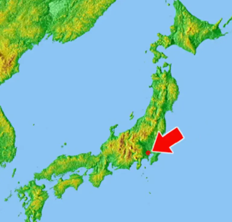 Die-Hauptstadt-liegt-an-der-Bucht-von-Tokio-auf-der-Insel-Honshu-in-der-Kanto-Ebene