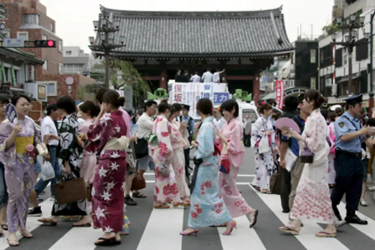 Rund-98-Prozent-der-Gesamtbevoelkerung-Japans-rund-127-Mio-leben-auf-den-vier-Hauptinseln-des-Landes