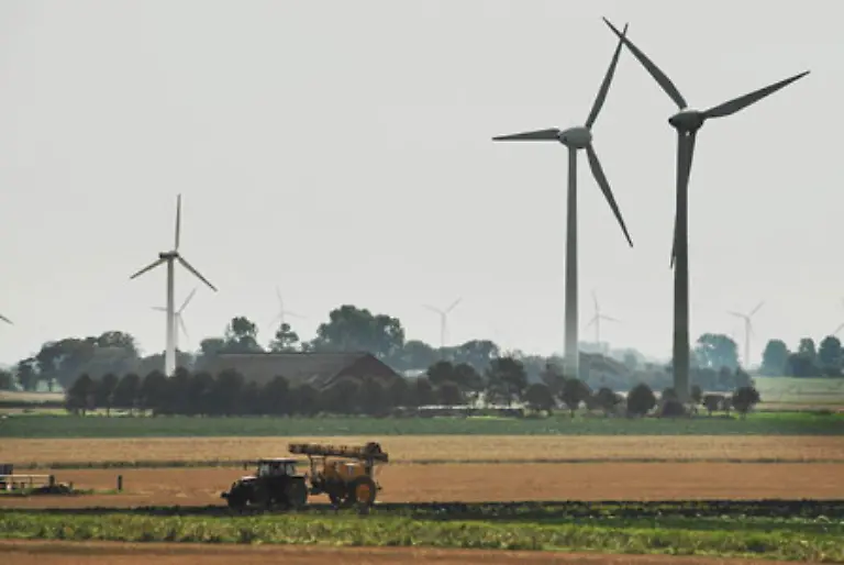 32-unterschiedliche-Windkraftanlagen-verwandeln-den-Nordseewind-in-Strom-Sie-liefern-zwischen-10-und-25-Kilowatt