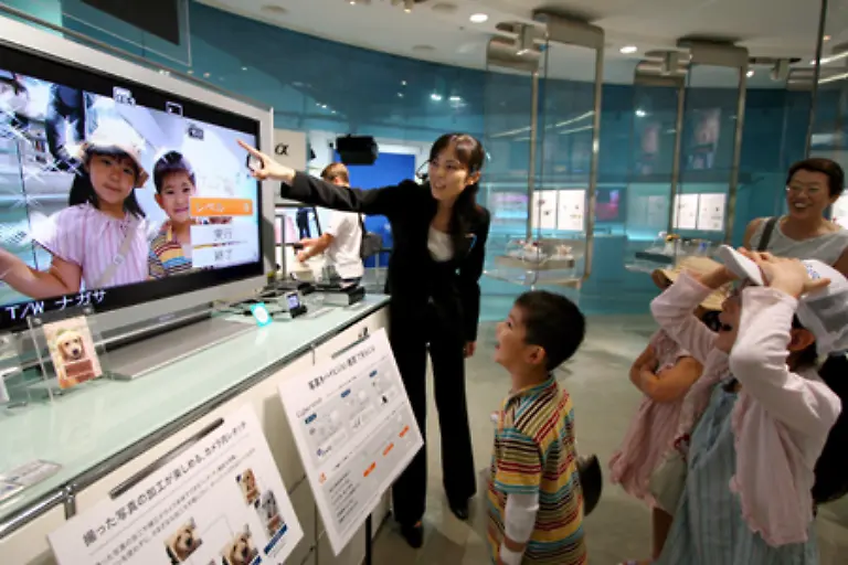Die-Begeisterung-der-Japaner-fuer-Hightech-Artikel-ist-ungebrochen