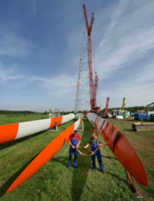 Beim-so-genannten-Repowering-werden-alte-Anlagen-Windraeder-aus-den-90er-Jahren-durch-groessere-und-leistungsfaehigere-ersetzt-Dadurch-sollen-Insgesamt-weniger-Anlagen-notwendig-werden