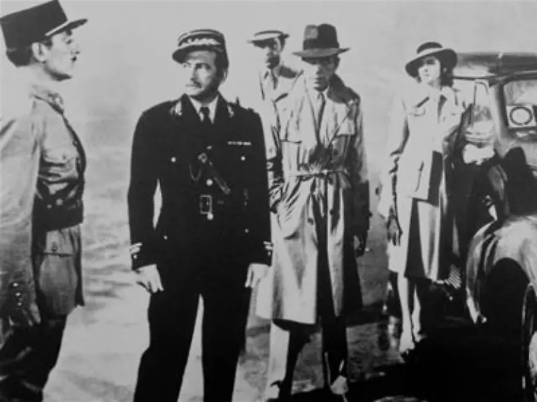 Von-nun-an-kann-sich-Bergman-ihre-Rollen-aussuchen-bekommt-1945-den-ersten-Oscar-fuer-den-Thriller-Gaslight-und-wird-die-bestbezahlte-Schauspielerin-der-Welt