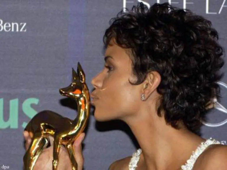 Die-Klasse-Frau-ist-tierlieb