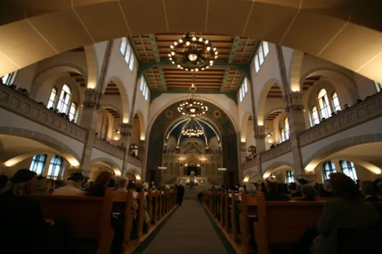 Die-groesste-Synagoge-Deutschlands-laedt-wieder-zum-Gebet-und-zum-Besuch