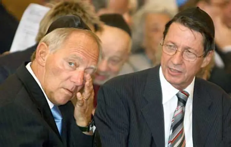 Berlins-SPD-Innensenator-Ehrhart-Koerting-r-versprach-der-Juedischen-Gemeinde-antisemitische-Bedrohungen-wuerden-in-Berlin-nicht-geduldet-Wir-sind-dankbar-dass-sich-Juden-in-Berlin-wieder-heimisch-fuehlen-betonte-er