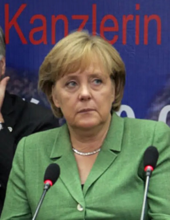 Angela-Merkel-fuehrte-schon-2006-die-Liste-der-maechtigsten-Frauen-an-Die-Bundeskanzlerin-beeindruckt-durch-ihre-Fuehrungsqualitaeten-auf-internationalem-Parkett