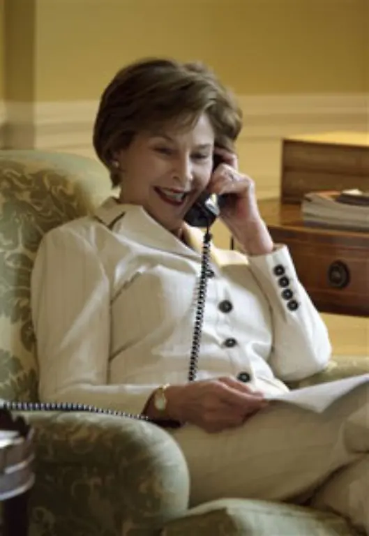 Als-amtierende-First-Lady-der-USA-steht-Laura-Bush-an-60-Stelle
