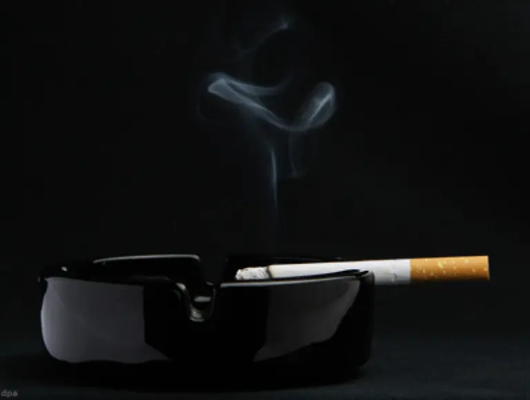 Die-Deutsche-Krebshilfe-schlaegt-nun-vor-Raucher-auch-durch-abschreckende-Bilder-auf-Zigarettenschachteln-vor-den-lebensbedrohlichen-Folgen-ihrer-Sucht-zu-warnen