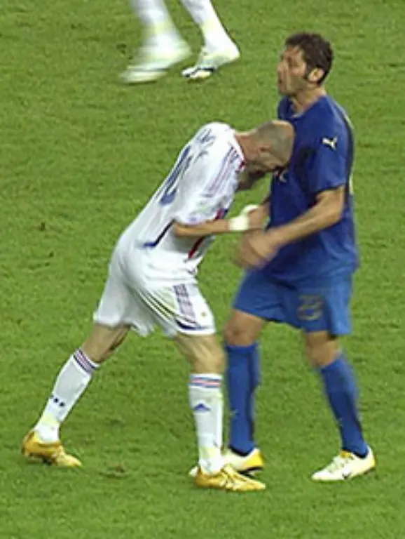 Auch-die-Kollegen-brauchen-sich-keine-Poebeleien-gefallen-zu-lassen-Kritik-ist-nur-O-K-solange-sie-sachlich-vorgetragen-wird