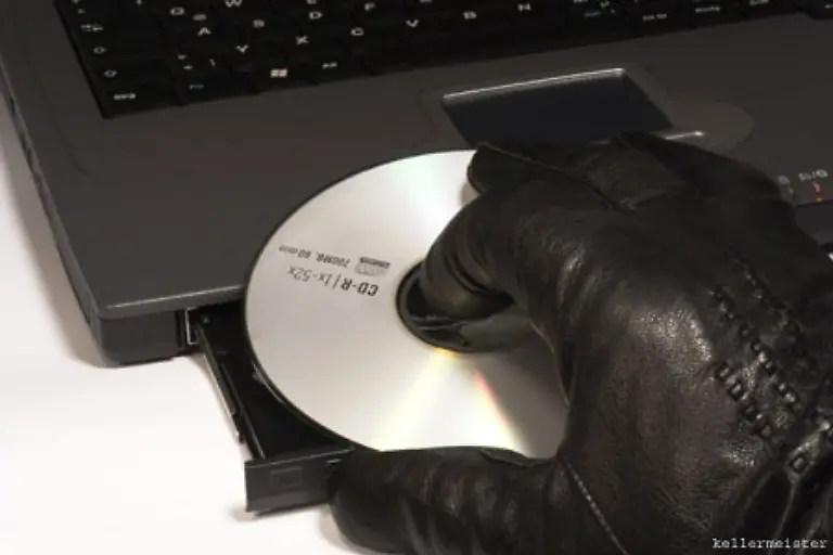 Denn-egal-was-geklaut-wurde-und-wie-lange-der-Arbeitnehmer-schon-beim-Unternehmen-beschaeftigt-ist-durch-einen-Diebstahl-ist-das-Vertrauensverhaeltnis-nachhaltig-gestoert-Deshalb-eruebrigt-sich-eine-Abmahnung