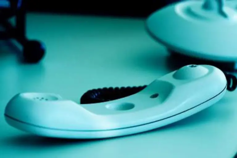 Ausschweifende-Auslandstelefonate-oder-Anrufe-bei-Sex-Hotlines-auf-Firmenkosten-rechtfertigen-auch-einen-sofortigen-Rausschmiss