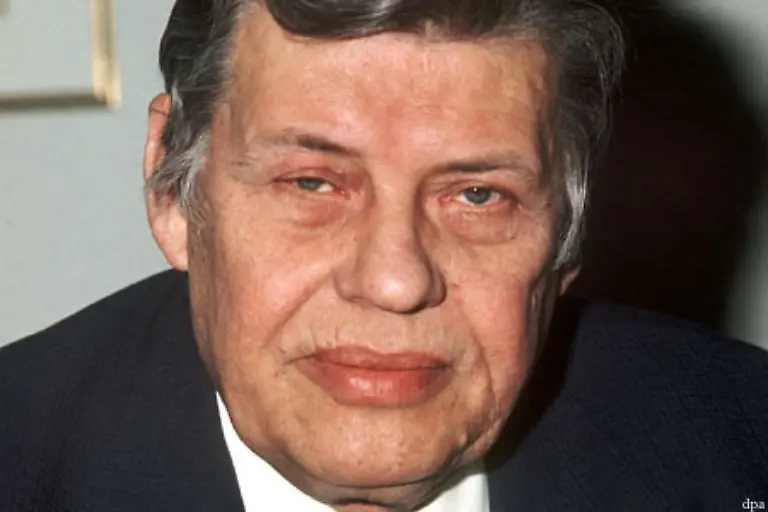 Im-Wirtschaftswunder-der-50er-Jahre-arbeitete-sich-der-gelernte-Jurist-bei-Daimler-vom-Sachbearbeiter-bis-zum-Vorstandsmitglied-hoch