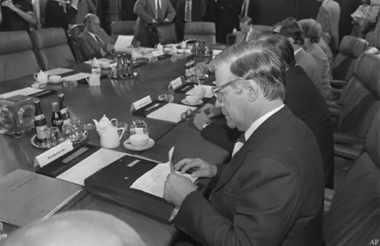 Fuer-die-Bundesrepublik-ist-Schleyers-Entfuehrung-eine-Herausforderung-wie-belastbar-die-Demokratie-sein-wuerde