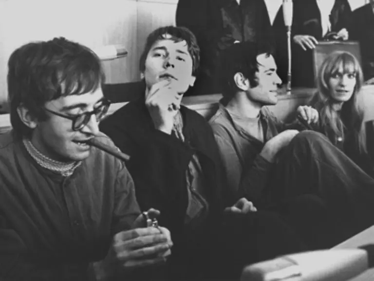 Angefangen-hatte-alles-mit-Thorwald-Proll-Horst-Soehnlein-Andreas-Baader-und-Gudrun-Ensslin-v-l-Am-2-April-1968-legen-sie-in-zwei-Frankfurter-Kaufhaeusern-Feuer-u-a-aus-Protest-gegen-Kapitalismus-und-den-Vietnamkrieg-Noch-entsteht-nur-Sachschaden