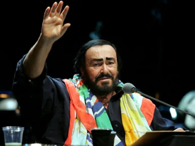 Er-hinterlaesst-eine-nicht-mehr-ausfuellbare-Luecke-bei-allen-Fans-grosser-italienischer-Musik-betonte-der-italienische-Kulturminister-Francesco-Rutelli