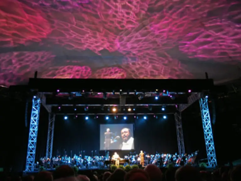 Das-Ministerium-hatte-erst-am-Dienstag-bekannt-gegeben-Pavarotti-einen-Preis-fuer-seine-herausragenden-Leistungen-in-der-italienischen-Kultur-verleihen-zu-wollen